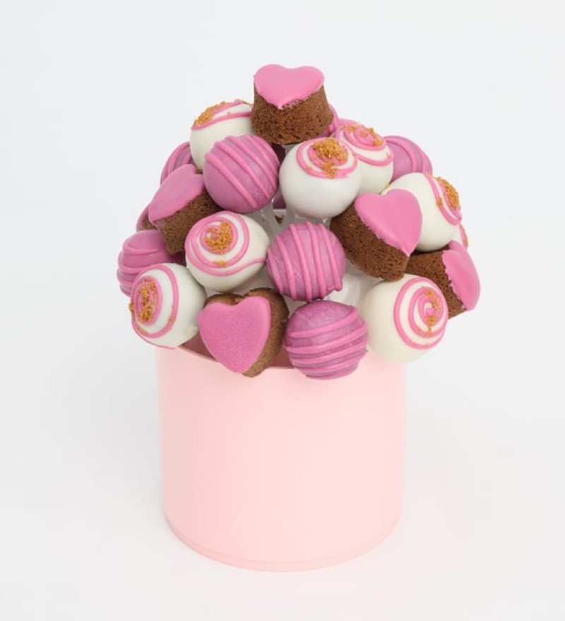  Lotus Biscoff® Trüf ve Pembe Kalp Kekler