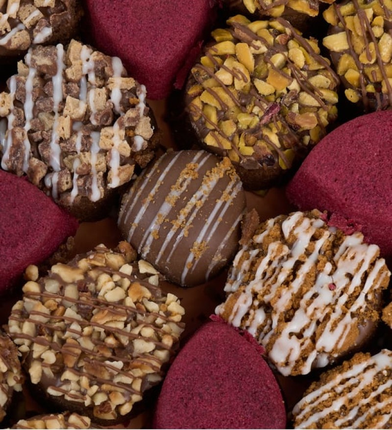 Lotus Biscoff®, KitKat, Fındık ve Fıstıklı Kekler